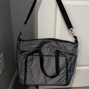 THIRTY-ONE ESSENTIALS CARRY ALL BAG - BRAND NEW!